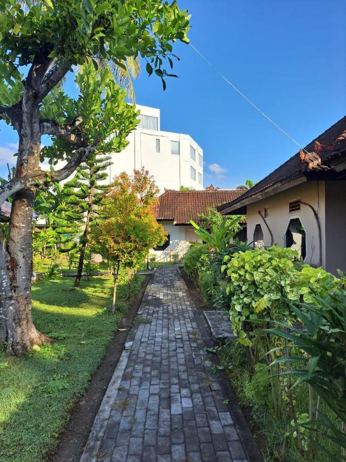 Hotel Surfers Beachfront Lombok Kuta  Exterior foto